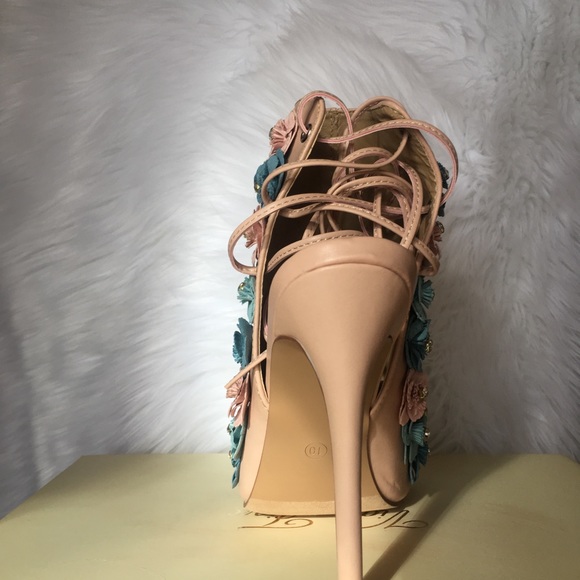 Tia heel 🌸 - Picture 7 of 8